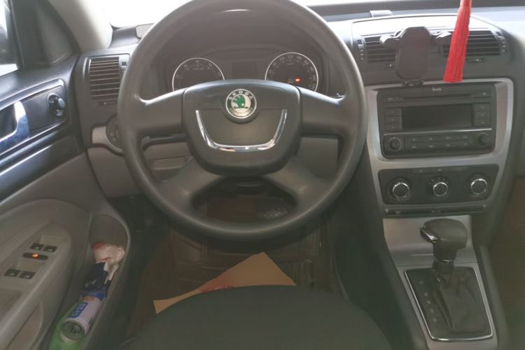 Used Skoda Octavia 2012 1.6L Automatic Yijie Edition Steering Wheel