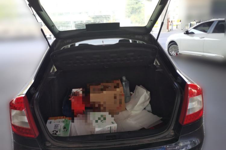Used Skoda Octavia 2012 1.6L Automatic Yijie Edition Trunk
