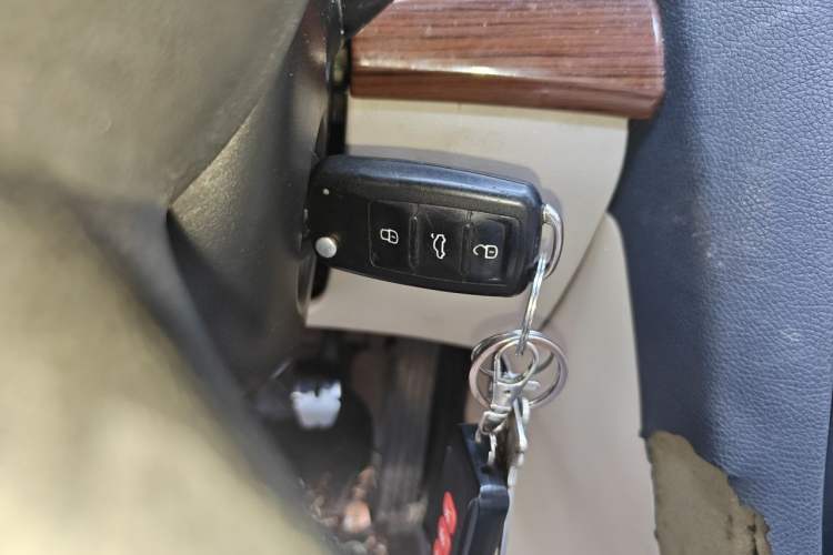 Used Skoda Octavia 2012 1.6L Manual Yijun Edition Vehicle Key