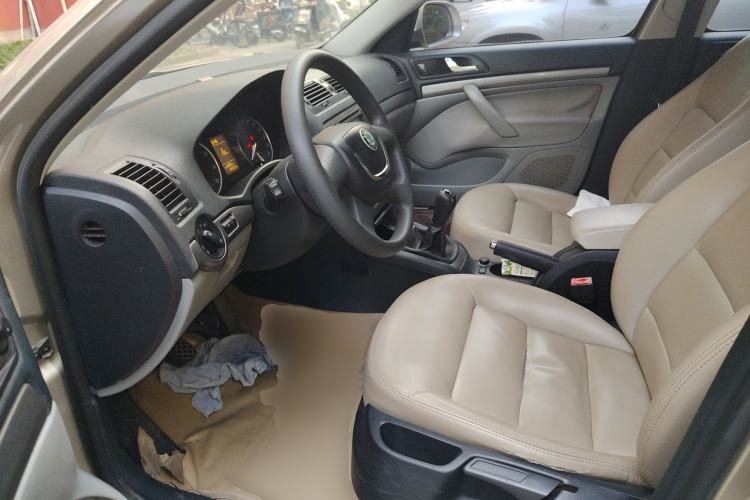 Used Skoda Octavia 2012 1.6L Manual Yijie Edition Driver Seat