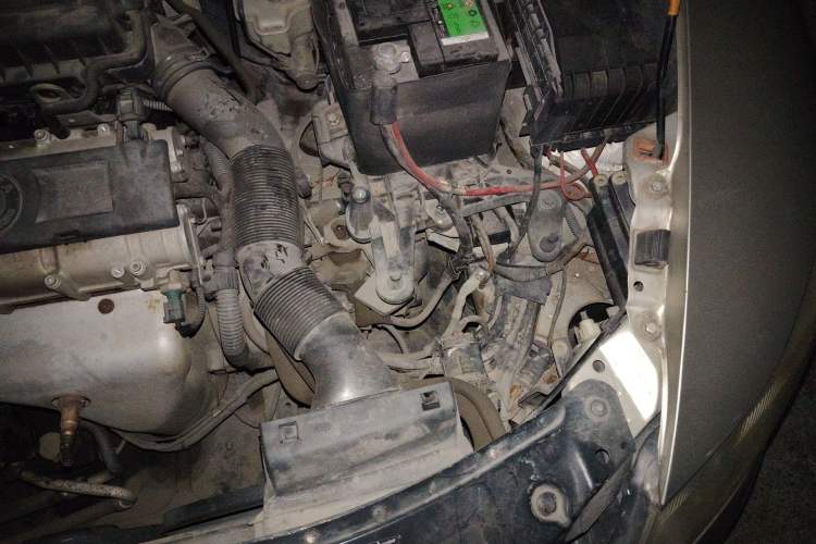 Used Skoda Octavia 2012 1.6L Manual Yijie Edition Engine Bay Left