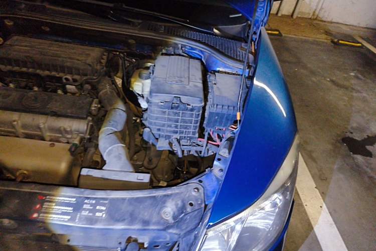 Used Skoda Octavia 2012 1.6L Automatic Yijun Edition Engine Bay Left