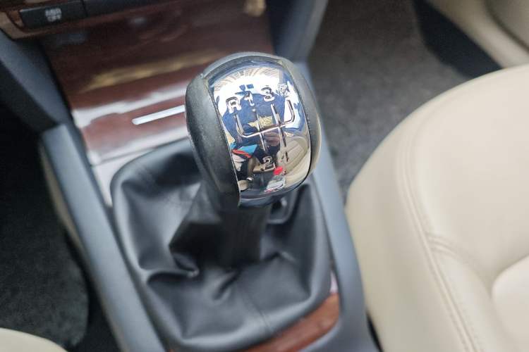 Used Skoda Octavia 2012 1.6L Manual Yijun Edition Gear Lever