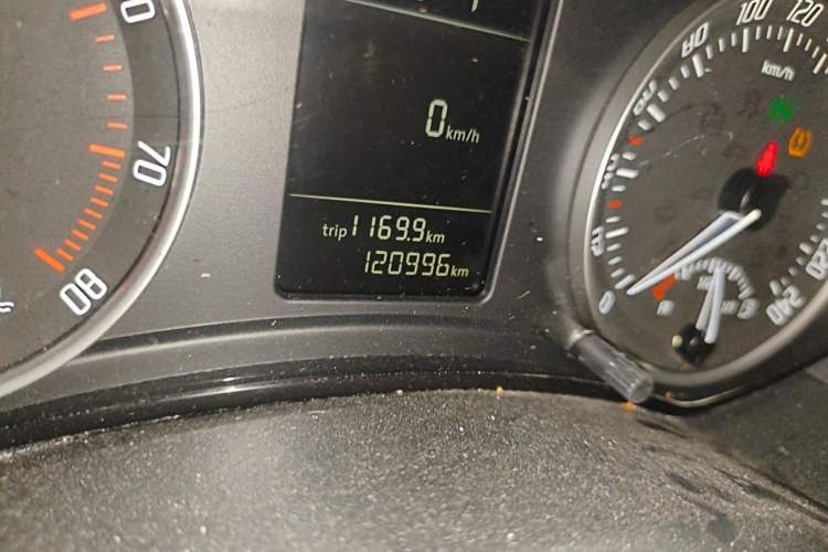 Used Skoda Octavia 2012 1.6L Automatic Yijun Edition Odometer Close Up