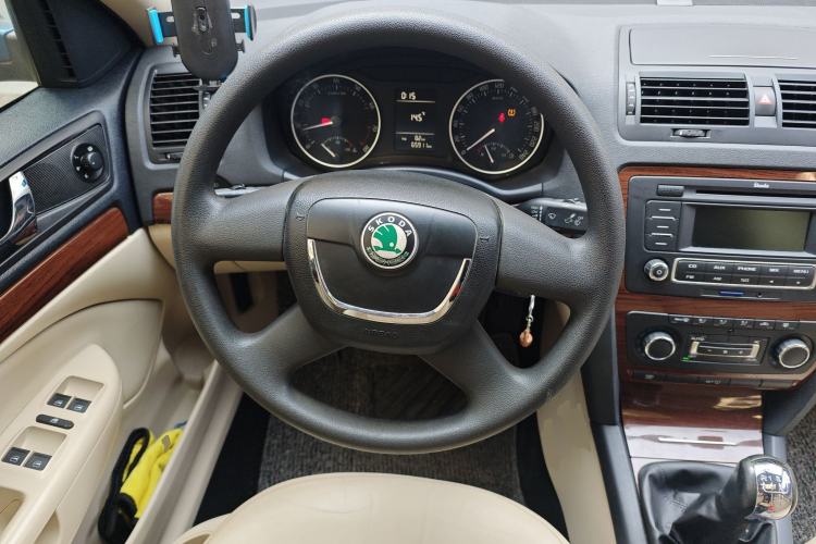 Used Skoda Octavia 2012 1.6L Manual Yijun Edition Steering Wheel