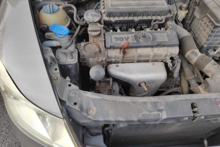 Used Skoda Octavia 2012 1.6L Automatic Yijie Edition Engine Bay Right