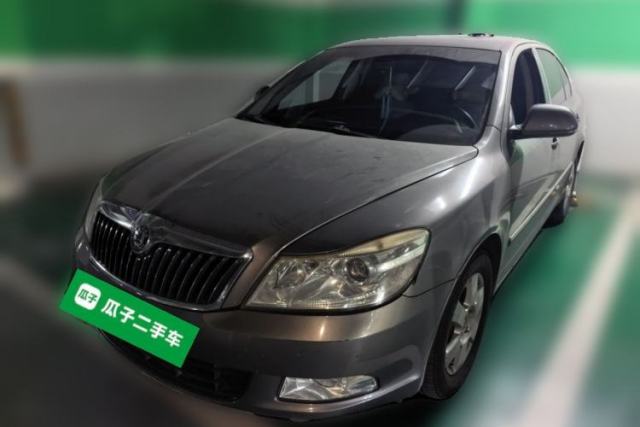 Skoda Octavia 2012 1.6L Automatic Yijun Edition مستعملة