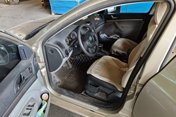 Used Skoda Octavia 2012 1.6L Automatic Yijie Edition Driver Seat