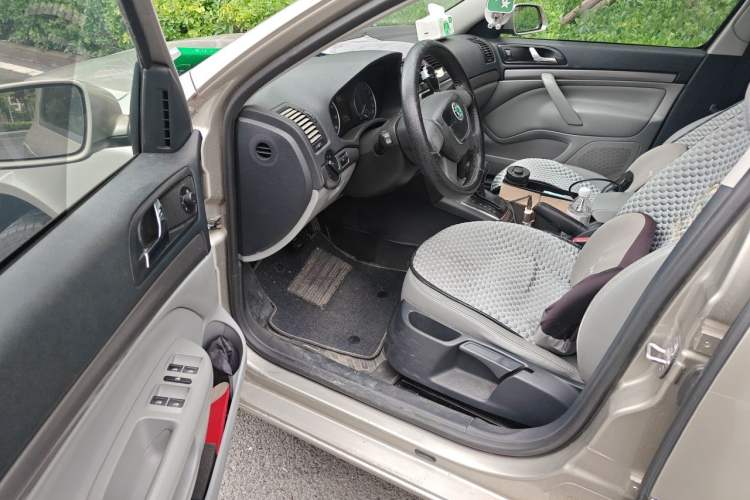 Used Skoda Octavia 2012 1.6L Automatic Yijun Edition Driver Seat