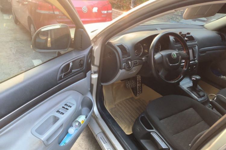 Used Skoda Octavia 2012 1.6L Automatic Yijie Edition Driver Seat