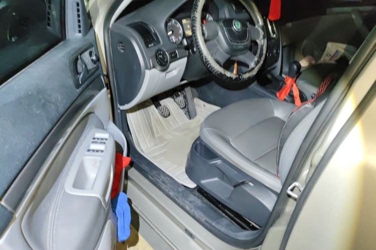 Used Skoda Octavia 2012 1.6L Manual Yijie Edition Driver Seat