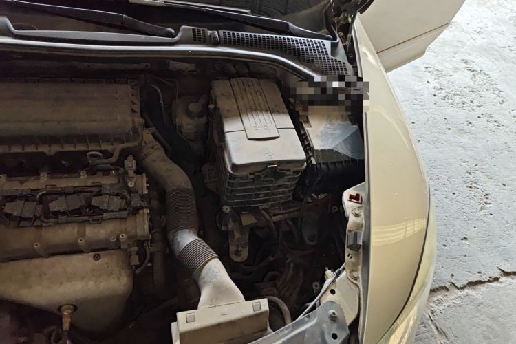 Used Skoda Octavia 2012 1.6L Automatic Yijie Edition Engine Bay Left