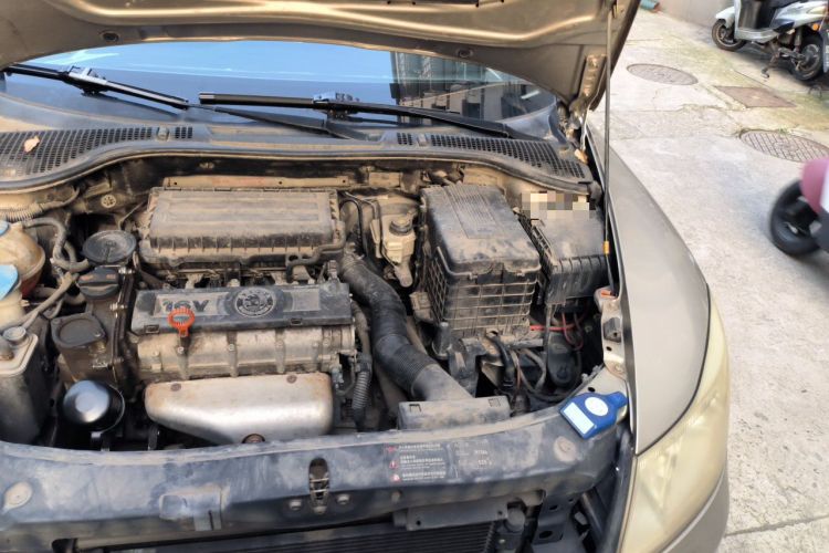 Used Skoda Octavia 2012 1.6L Automatic Yijie Edition Engine Bay Left