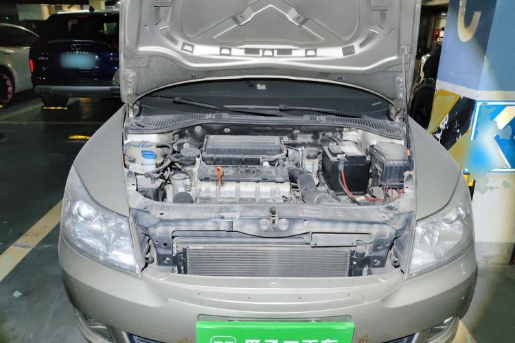 Used Skoda Octavia 2012 1.6L Manual Yijie Edition Engine Bay