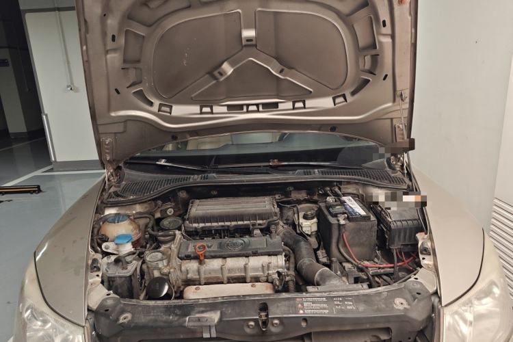 Used Skoda Octavia 2012 1.6L Manual Yijun Edition Engine Bay
