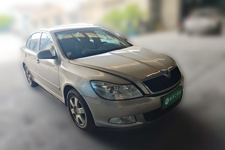 Used Skoda Octavia 2012 1.6L Automatic Yijie Edition Front Right 45 Deg