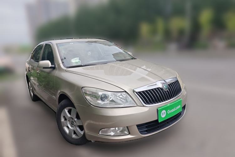 Used Skoda Octavia 2012 1.6L Automatic Yijun Edition Front Right 45 Deg
