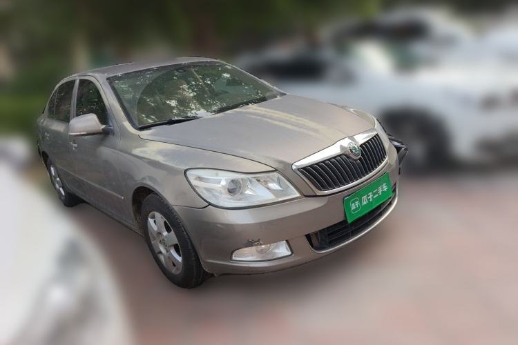 Used Skoda Octavia 2012 1.6L Automatic Yijun Edition Front Right 45 Deg