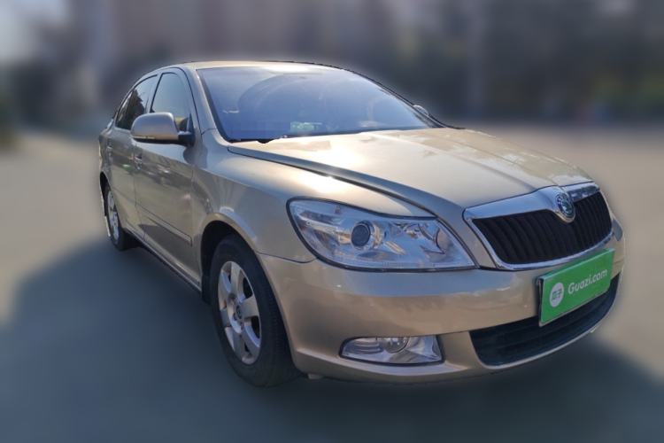 Used Skoda Octavia 2012 1.6L Manual Yijie Edition Front Right 45 Deg