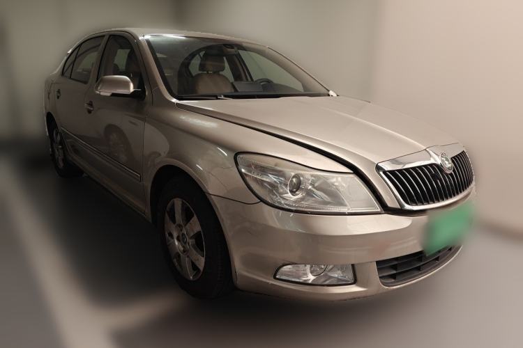 Used Skoda Octavia 2012 1.6L Manual Yijun Edition Front Right 45 Deg