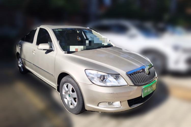 Used Skoda Octavia 2012 1.6L Automatic Yijun Edition Front Right 45 Deg