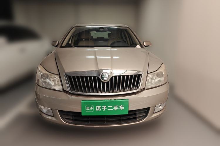 Used Skoda Octavia 2012 1.6L Manual Yijun Edition Front
