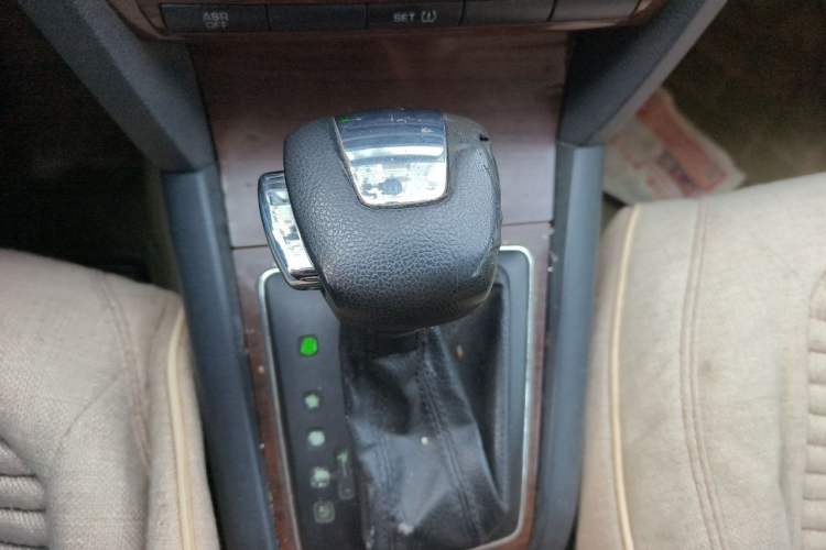 Used Skoda Octavia 2012 1.6L Automatic Yijun Edition Gear Lever