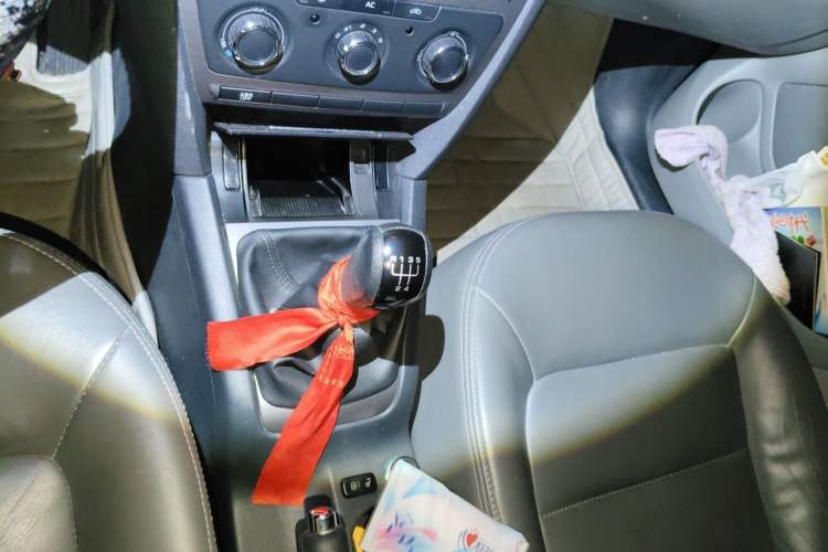 Used Skoda Octavia 2012 1.6L Manual Yijie Edition Gear Lever
