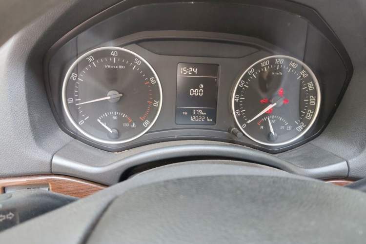Used Skoda Octavia 2012 1.6L Manual Yijun Edition Instrument Cluster