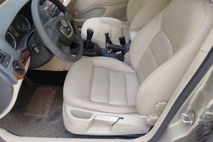 Used Skoda Octavia 2012 1.6L Manual Yijun Edition Left Front Seat