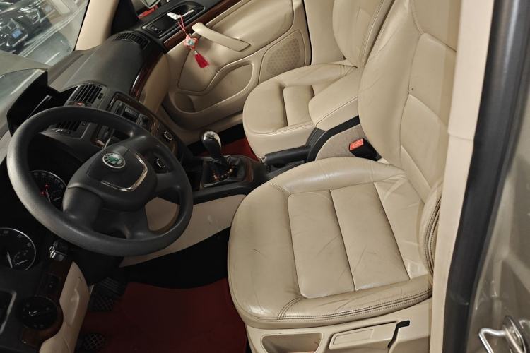 Used Skoda Octavia 2012 1.6L Manual Yijun Edition Left Front Seat