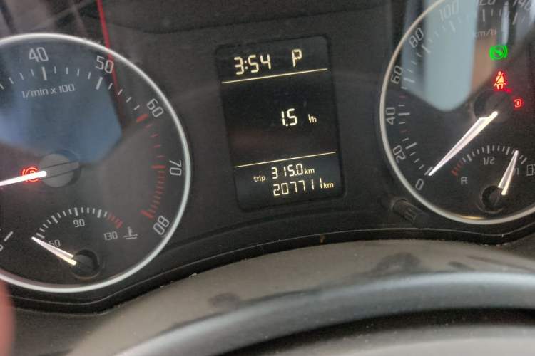 Used Skoda Octavia 2012 1.6L Automatic Yijun Edition Odometer Close Up