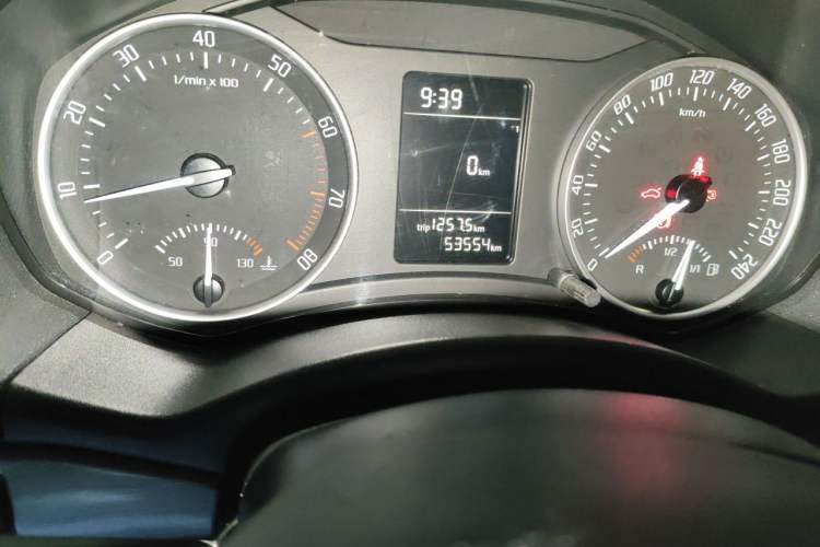 Used Skoda Octavia 2012 1.6L Manual Yijie Edition Odometer Close Up