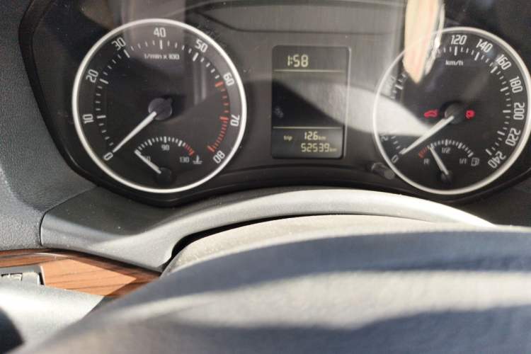 Used Skoda Octavia 2012 1.6L Automatic Yijun Edition Odometer Close Up