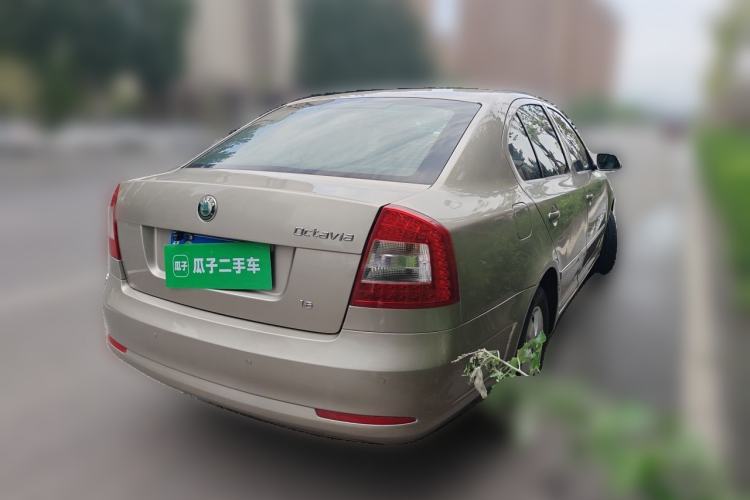 Used Skoda Octavia 2012 1.6L Automatic Yijun Edition Rear Right 45 Deg
