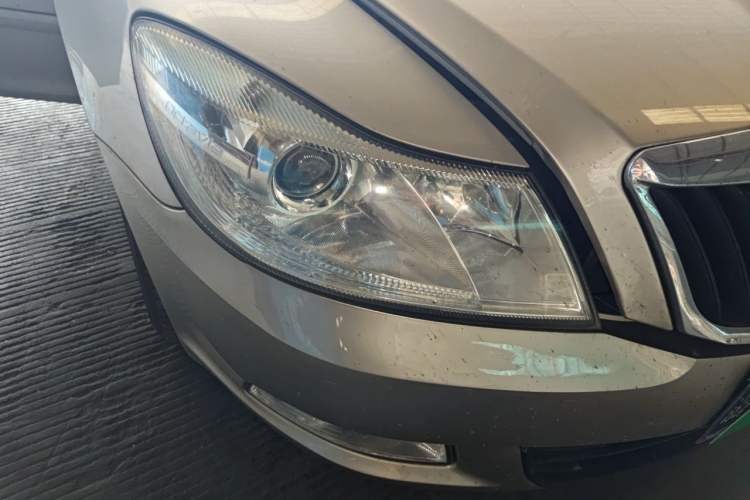 Used Skoda Octavia 2012 1.6L Automatic Yijie Edition Right Front Headlight