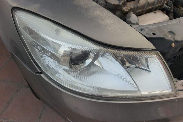Used Skoda Octavia 2012 1.6L Automatic Yijun Edition Right Front Headlight