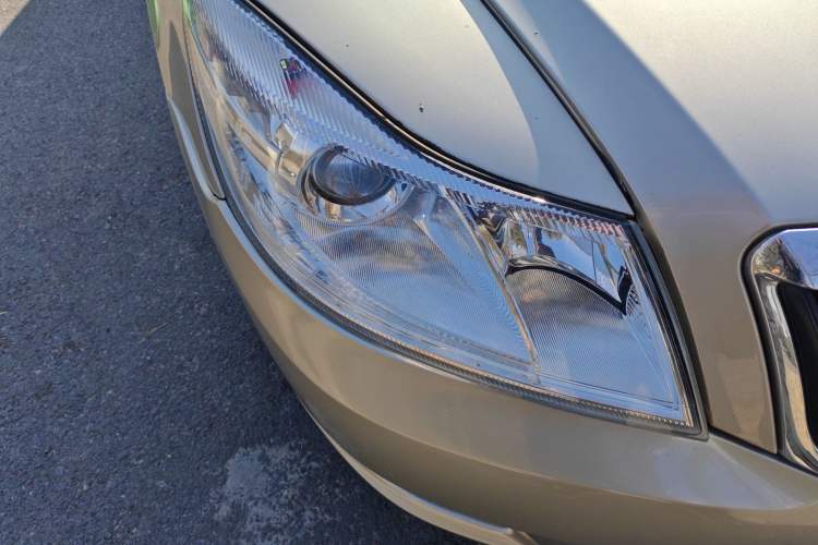 Used Skoda Octavia 2012 1.6L Manual Yijie Edition Right Front Headlight