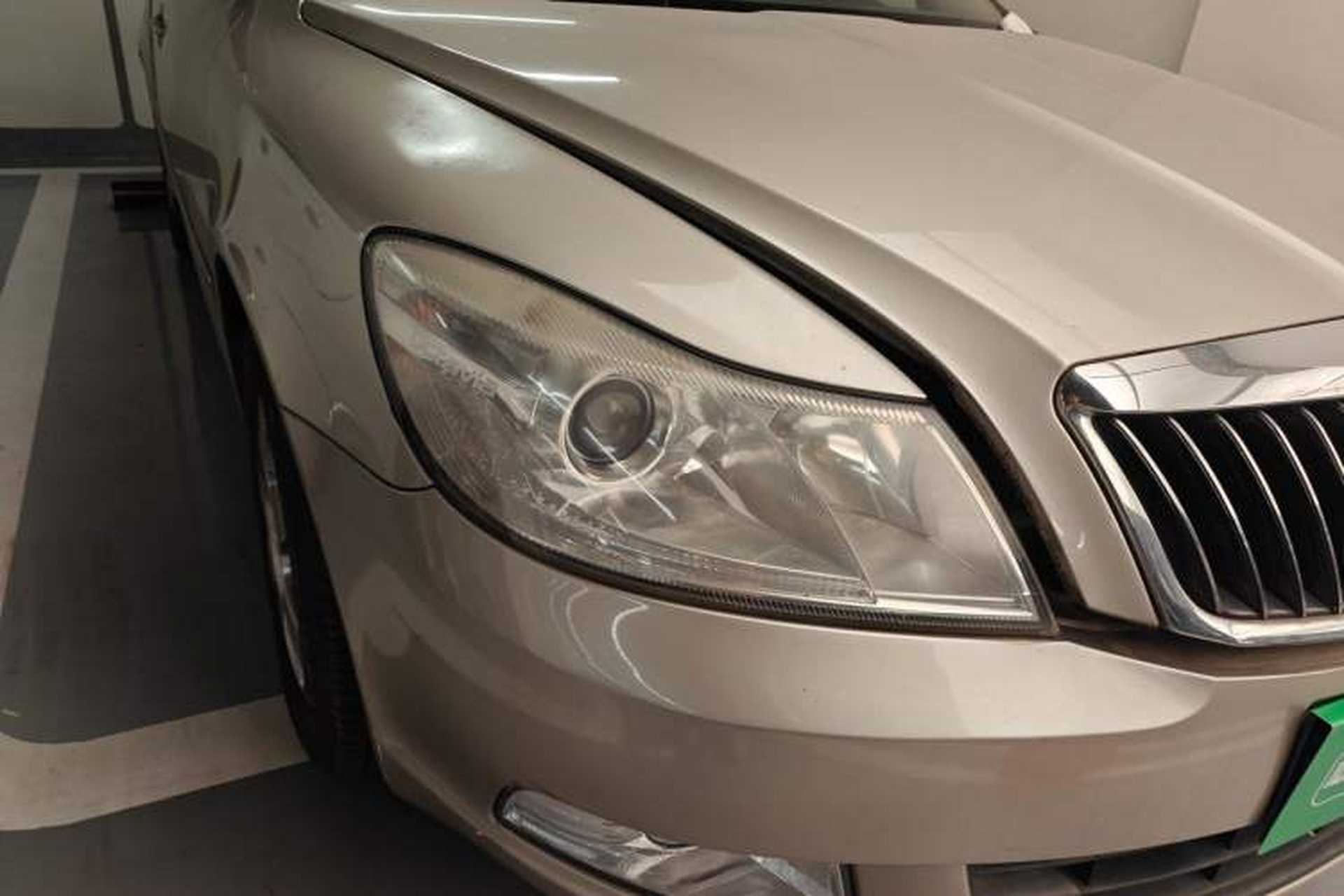 Used Skoda Octavia 2012 1.6L Manual Yijun Edition Right Front Headlight