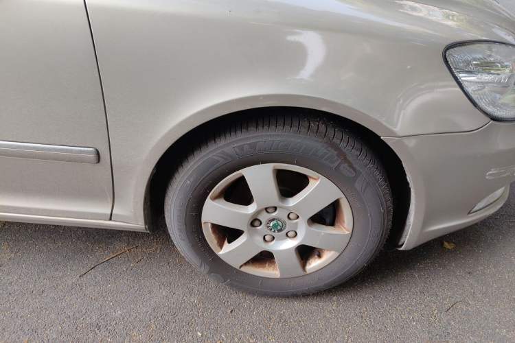 Used Skoda Octavia 2012 1.6L Manual Yijun Edition Right Front Wheel Hub