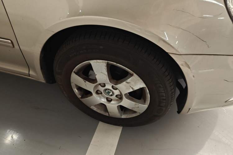 Used Skoda Octavia 2012 1.6L Manual Yijun Edition Right Front Wheel Hub