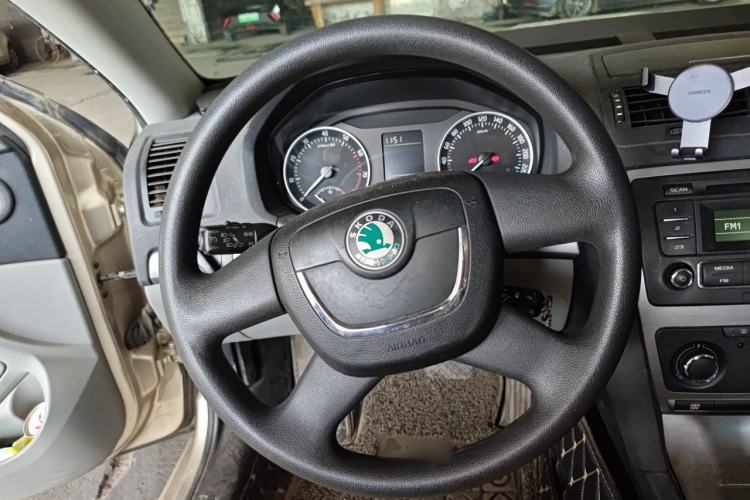 Used Skoda Octavia 2012 1.6L Automatic Yijie Edition Steering Wheel