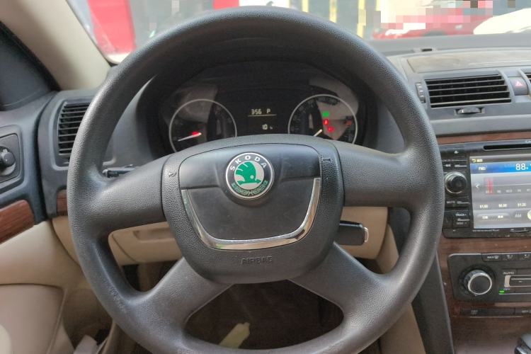 Used Skoda Octavia 2012 1.6L Automatic Yijun Edition Steering Wheel