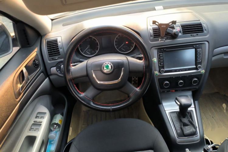 Used Skoda Octavia 2012 1.6L Automatic Yijie Edition Steering Wheel