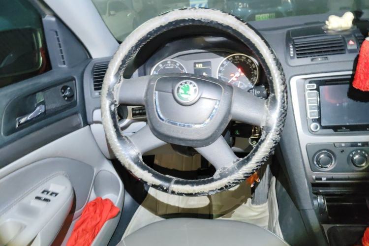 Used Skoda Octavia 2012 1.6L Manual Yijie Edition Steering Wheel
