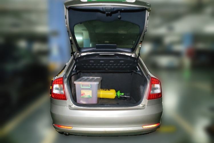 Used Skoda Octavia 2012 1.6L Manual Yijie Edition Trunk
