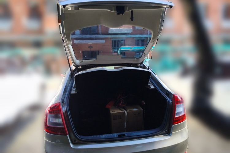 Used Skoda Octavia 2012 1.6L Automatic Yijun Edition Trunk