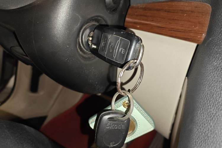 Used Skoda Octavia 2012 1.6L Manual Yijun Edition Vehicle Key