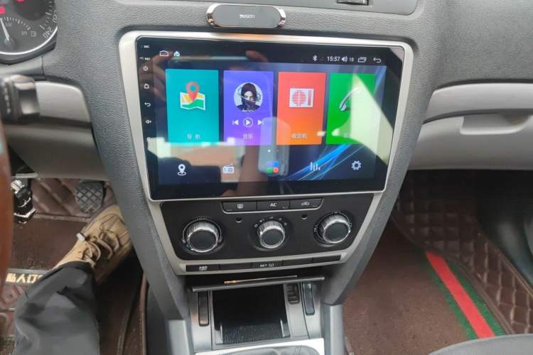Used Skoda Octavia 2012 1.6L Manual Yijie Edition Audio And AC Panel