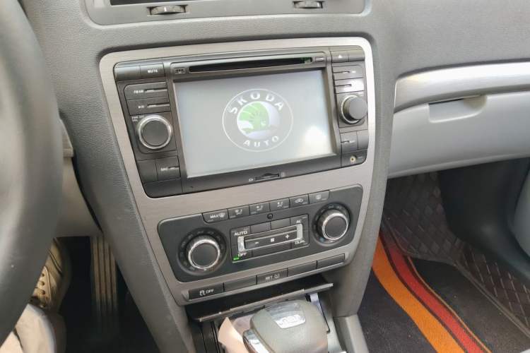 Used Skoda Octavia 2012 1.4TSI DSG Yijun Edition Audio And AC Panel
